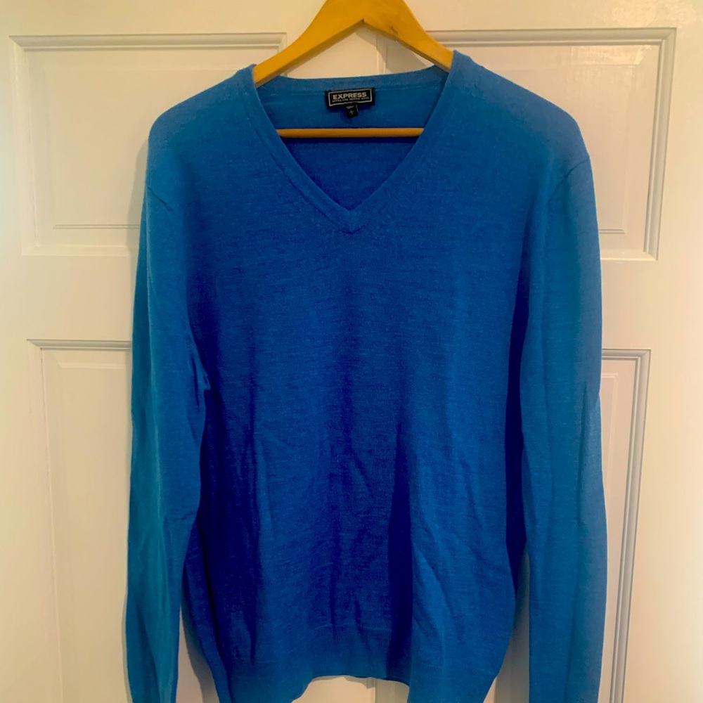 V neck sweater